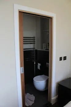 Western Townhouse Абердин